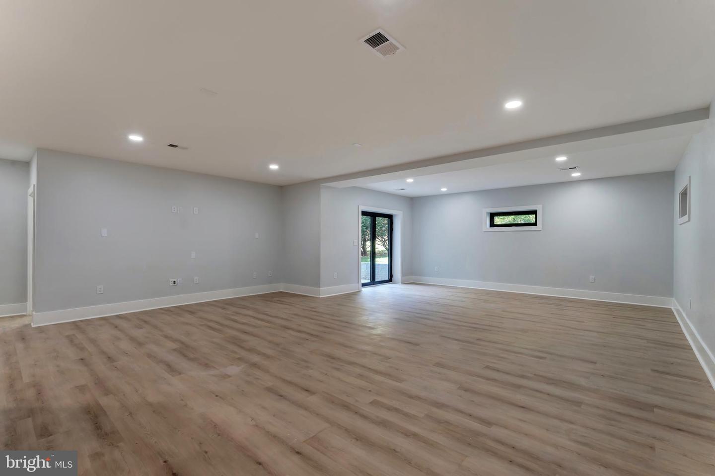 11610 LEESBURG PIKE, HERNDON, Virginia 20170, 6 Bedrooms Bedrooms, ,5 BathroomsBathrooms,Residential,For sale,11610 LEESBURG PIKE,VAFX2235004 MLS # VAFX2235004