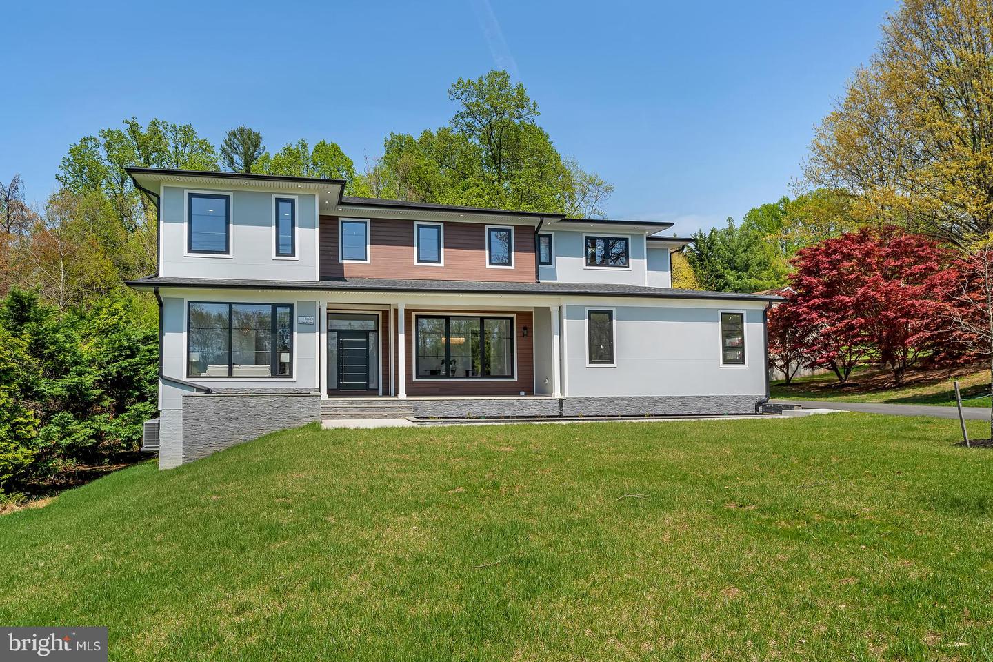 11610 LEESBURG PIKE, HERNDON, Virginia 20170, 6 Bedrooms Bedrooms, ,5 BathroomsBathrooms,Residential,For sale,11610 LEESBURG PIKE,VAFX2235004 MLS # VAFX2235004