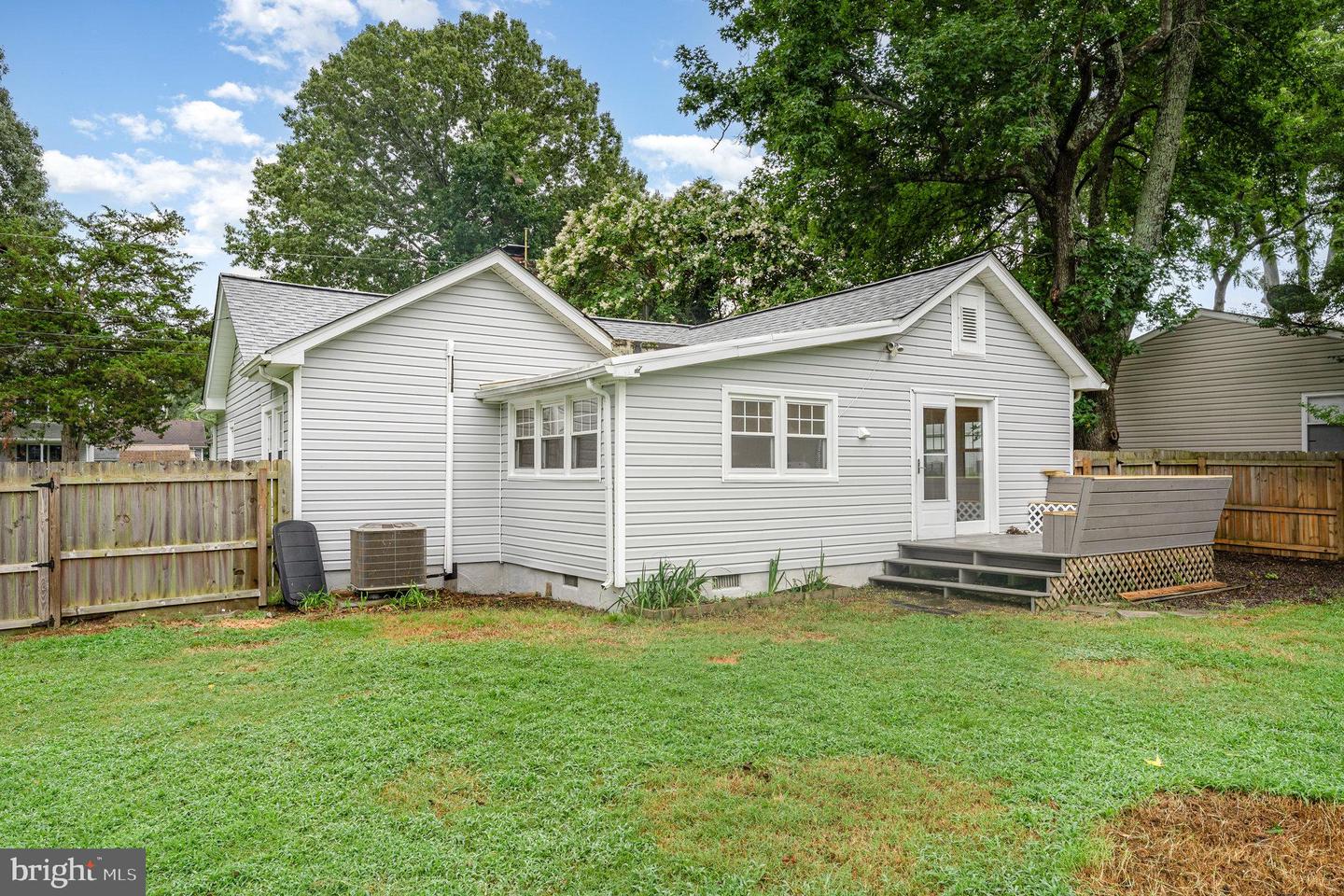 143 5TH ST, COLONIAL BEACH, Virginia 22443, 2 Bedrooms Bedrooms, ,1 BathroomBathrooms,Residential,For sale,143 5TH ST,VAWE2009304 MLS # VAWE2009304