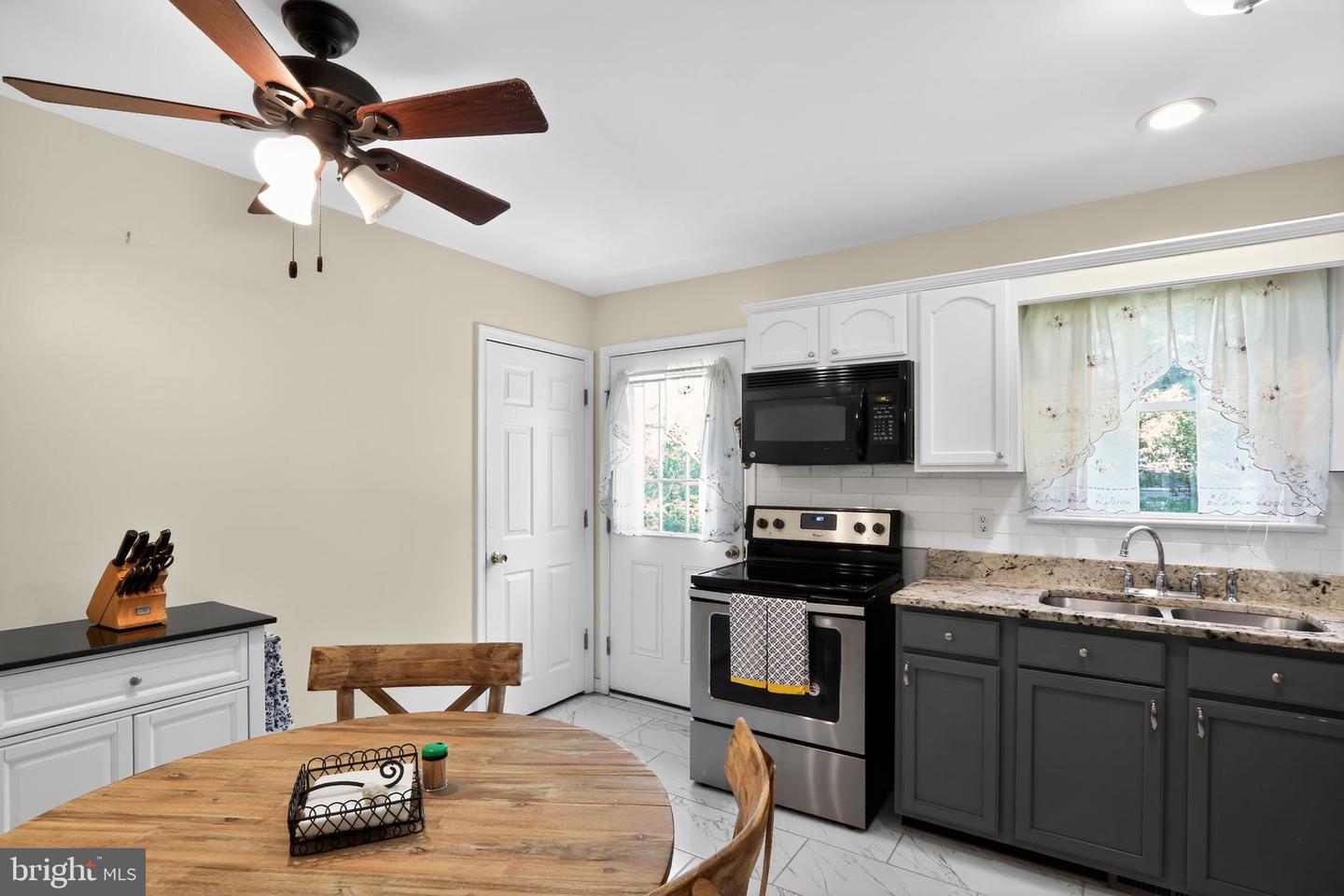 330 POWDER HORN DR, RUTHER GLEN, Virginia 22546, 4 Bedrooms Bedrooms, ,3 BathroomsBathrooms,Residential,For sale,330 POWDER HORN DR,VACV2008602 MLS # VACV2008602