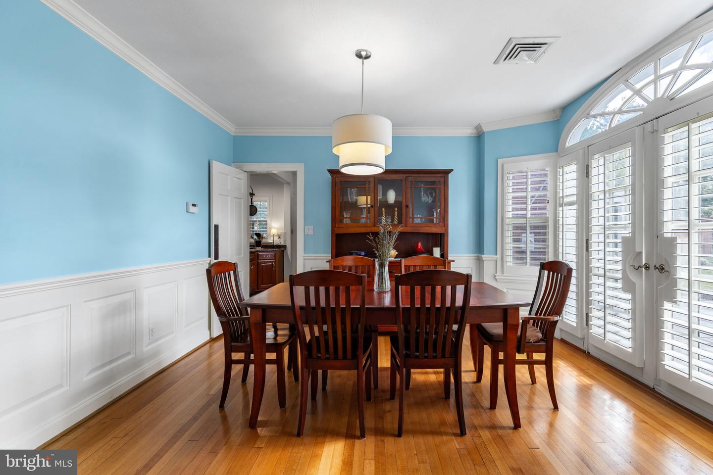 3215 JUNIPER LN, FALLS CHURCH, Virginia 22044, 4 Bedrooms Bedrooms, ,3 BathroomsBathrooms,Residential,For sale,3215 JUNIPER LN,VAFX2259914 MLS # VAFX2259914