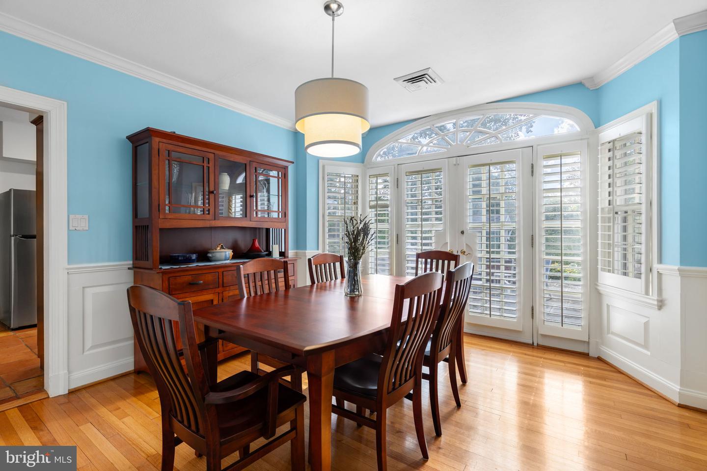 3215 JUNIPER LN, FALLS CHURCH, Virginia 22044, 4 Bedrooms Bedrooms, ,3 BathroomsBathrooms,Residential,For sale,3215 JUNIPER LN,VAFX2259914 MLS # VAFX2259914