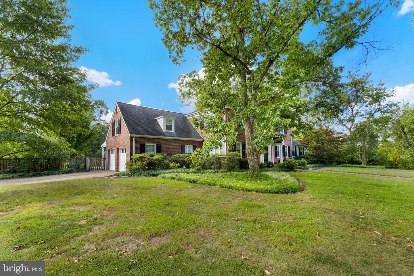 3215 JUNIPER LN, FALLS CHURCH, Virginia 22044, 4 Bedrooms Bedrooms, ,3 BathroomsBathrooms,Residential,For sale,3215 JUNIPER LN,VAFX2259914 MLS # VAFX2259914