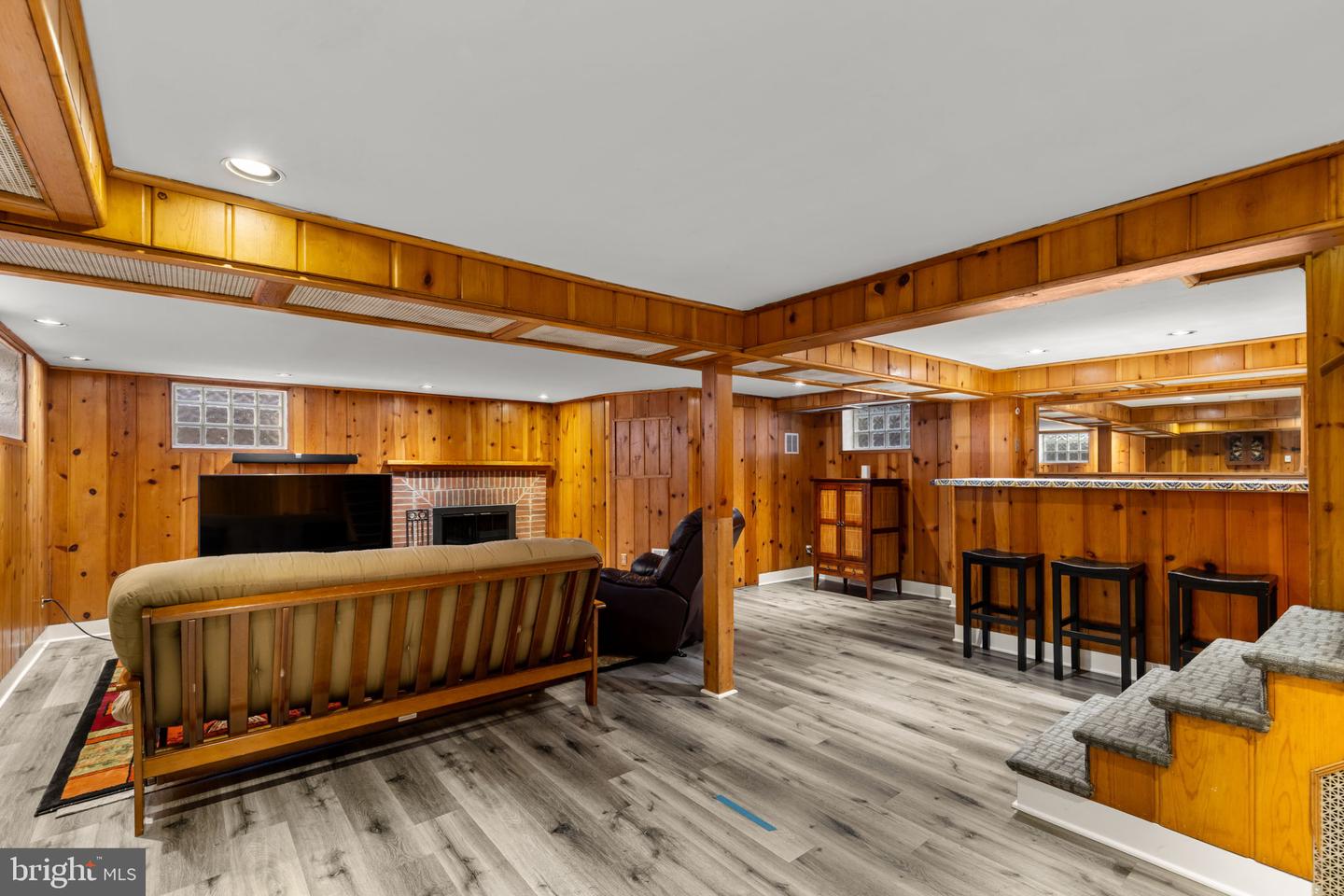 3215 JUNIPER LN, FALLS CHURCH, Virginia 22044, 4 Bedrooms Bedrooms, ,3 BathroomsBathrooms,Residential,For sale,3215 JUNIPER LN,VAFX2259914 MLS # VAFX2259914