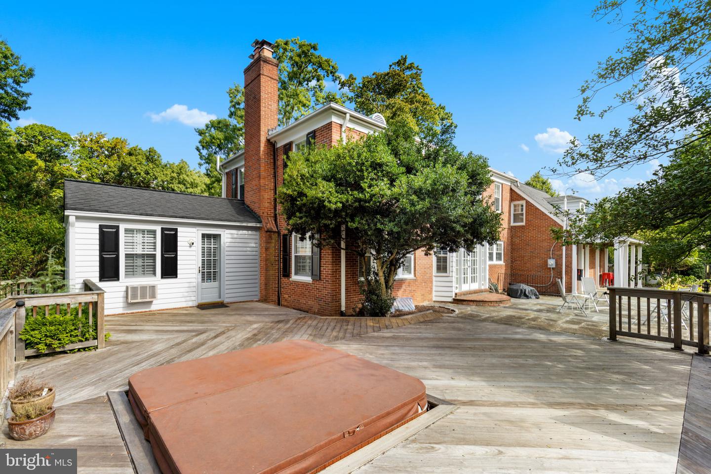 3215 JUNIPER LN, FALLS CHURCH, Virginia 22044, 4 Bedrooms Bedrooms, ,3 BathroomsBathrooms,Residential,For sale,3215 JUNIPER LN,VAFX2259914 MLS # VAFX2259914