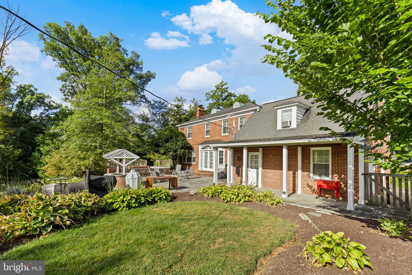3215 JUNIPER LN, FALLS CHURCH, Virginia 22044, 4 Bedrooms Bedrooms, ,3 BathroomsBathrooms,Residential,For sale,3215 JUNIPER LN,VAFX2259914 MLS # VAFX2259914