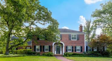 3215 JUNIPER LN, FALLS CHURCH, Virginia 22044, 4 Bedrooms Bedrooms, ,3 BathroomsBathrooms,Residential,For sale,3215 JUNIPER LN,VAFX2259914 MLS # VAFX2259914