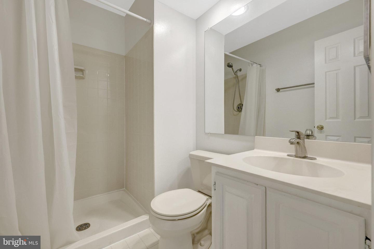 14445 SALISBURY PLAIN CT, CENTREVILLE, Virginia 20120, 2 Bedrooms Bedrooms, ,2 BathroomsBathrooms,Residential,For sale,14445 SALISBURY PLAIN CT,VAFX2260336 MLS # VAFX2260336
