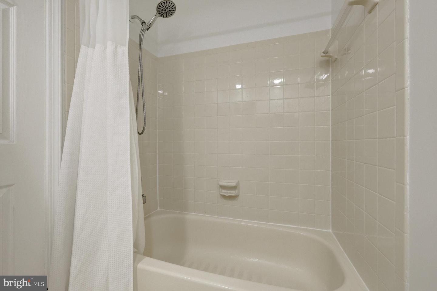 14445 SALISBURY PLAIN CT, CENTREVILLE, Virginia 20120, 2 Bedrooms Bedrooms, ,2 BathroomsBathrooms,Residential,For sale,14445 SALISBURY PLAIN CT,VAFX2260336 MLS # VAFX2260336