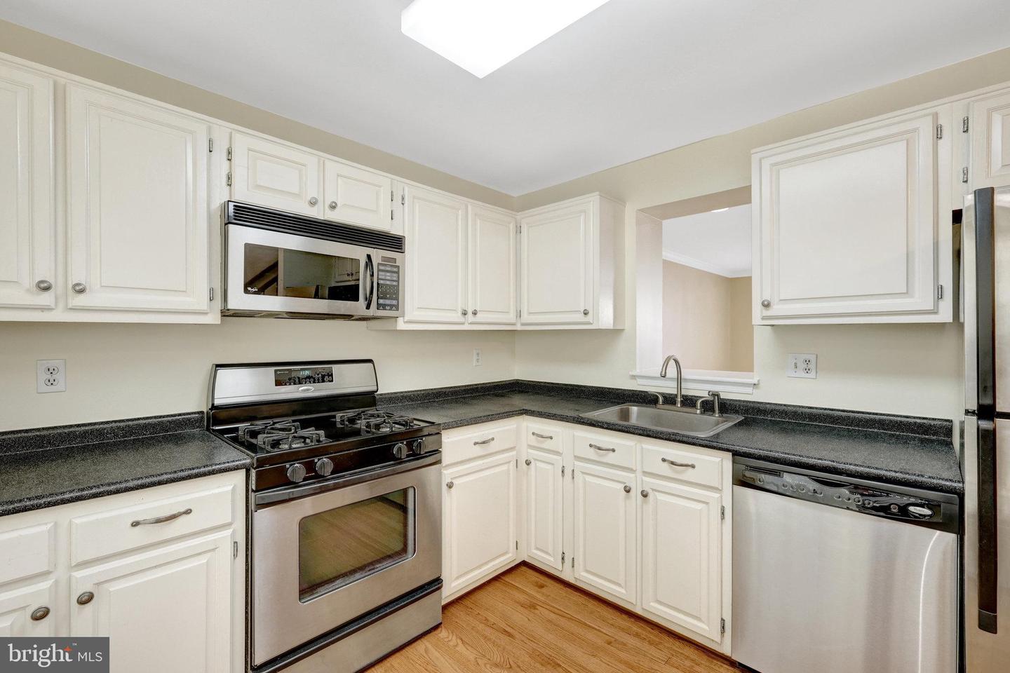 14445 SALISBURY PLAIN CT, CENTREVILLE, Virginia 20120, 2 Bedrooms Bedrooms, ,2 BathroomsBathrooms,Residential,For sale,14445 SALISBURY PLAIN CT,VAFX2260336 MLS # VAFX2260336