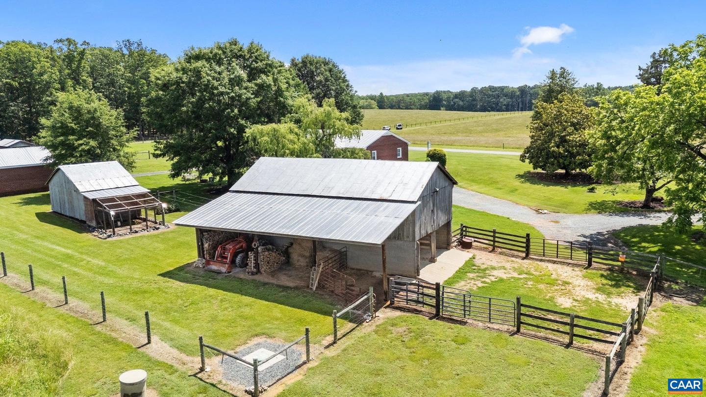725 TRANSCO RD, SCOTTSVILLE, Virginia 24590, 5 Bedrooms Bedrooms, ,3 BathroomsBathrooms,Farm,For sale,725 TRANSCO RD,668734 MLS # 668734