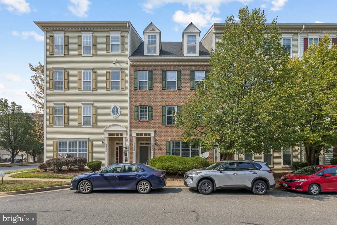 8058 GENEA WAY #48, FALLS CHURCH, Virginia 22042, 3 Bedrooms Bedrooms, ,2 BathroomsBathrooms,Residential,For sale,8058 GENEA WAY #48,VAFX2262488 MLS # VAFX2262488