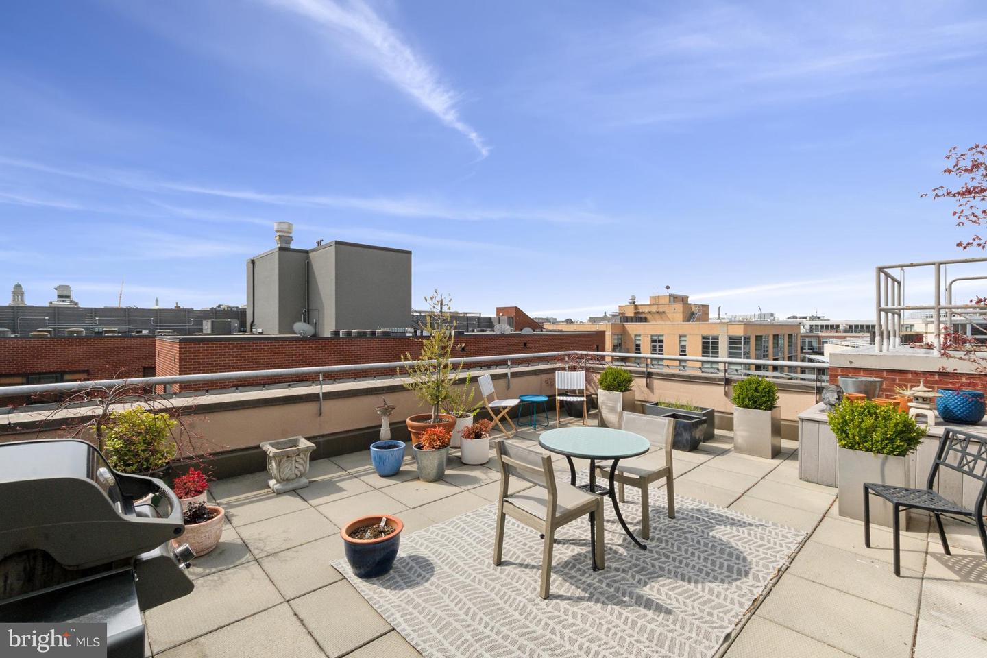 1440 CHURCH ST NW #605, WASHINGTON, District Of Columbia 20005, 2 Bedrooms Bedrooms, ,2 BathroomsBathrooms,Residential,For sale,1440 CHURCH ST NW #605,DCDC2193800 MLS # DCDC2193800
