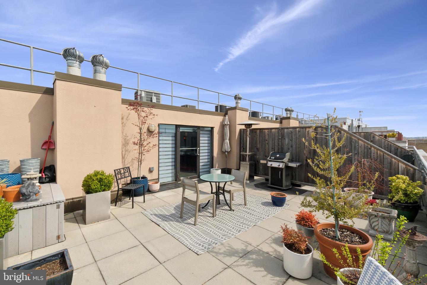 1440 CHURCH ST NW #605, WASHINGTON, District Of Columbia 20005, 2 Bedrooms Bedrooms, ,2 BathroomsBathrooms,Residential,For sale,1440 CHURCH ST NW #605,DCDC2193800 MLS # DCDC2193800