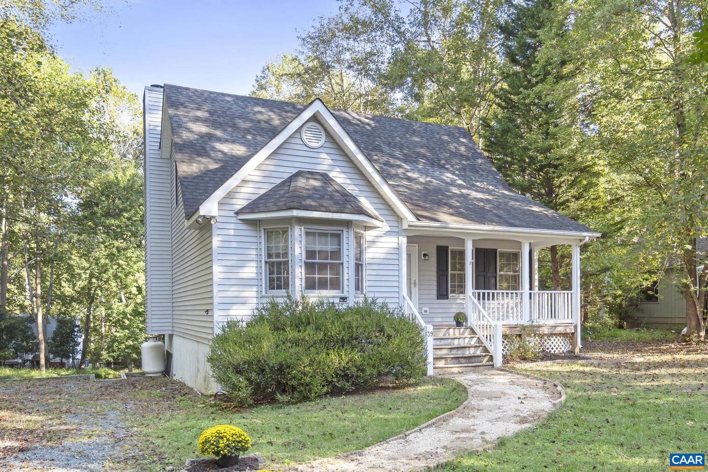 39 OVERLOOK CIR, PALMYRA, Virginia 22963, 3 Bedrooms Bedrooms, ,2 BathroomsBathrooms,Residential,For sale,39 OVERLOOK CIR,663105 MLS # 663105