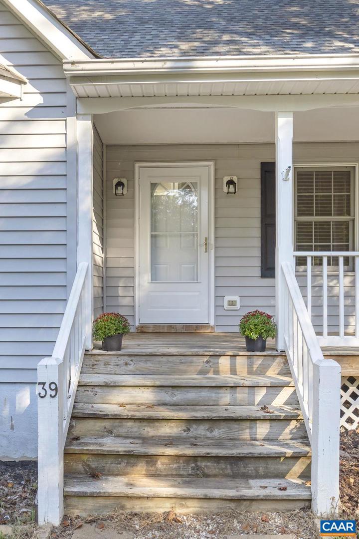 39 OVERLOOK CIR, PALMYRA, Virginia 22963, 3 Bedrooms Bedrooms, ,2 BathroomsBathrooms,Residential,For sale,39 OVERLOOK CIR,663105 MLS # 663105