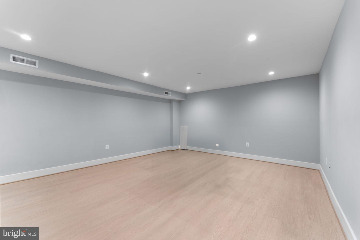 2331 HIGH ST SE, WASHINGTON, District Of Columbia 20020, 4 Bedrooms Bedrooms, ,4 BathroomsBathrooms,Residential,For sale,2331 HIGH ST SE,DCDC2198806 MLS # DCDC2198806