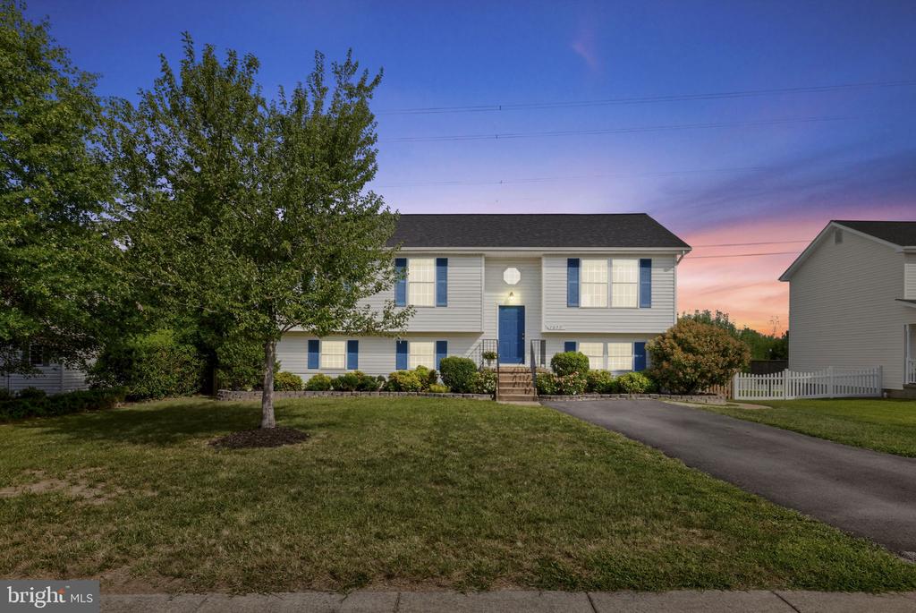 7022 JUSTIN CT E, REMINGTON, Virginia 22734, 4 Bedrooms Bedrooms, ,3 BathroomsBathrooms,Residential,7022 JUSTIN CT E,VAFQ2018150 MLS # VAFQ2018150