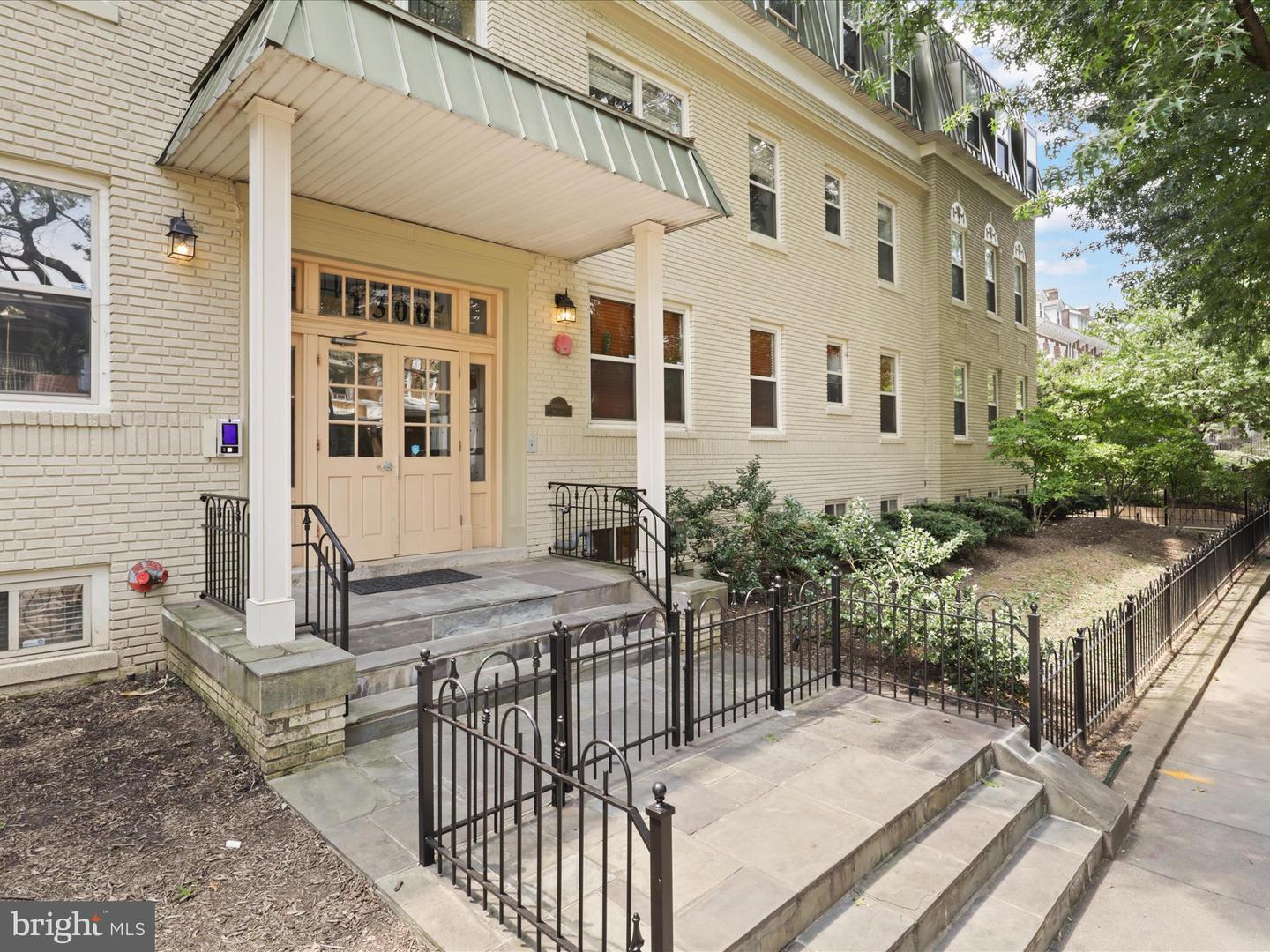 1300 TAYLOR ST NW #4, WASHINGTON, District Of Columbia 20011, 2 Bedrooms Bedrooms, ,2 BathroomsBathrooms,Residential,For sale,1300 TAYLOR ST NW #4,DCDC2206988 MLS # DCDC2206988