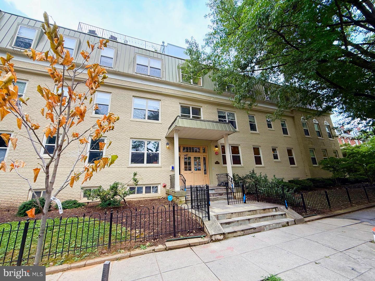 1300 TAYLOR ST NW #4, WASHINGTON, District Of Columbia 20011, 2 Bedrooms Bedrooms, ,2 BathroomsBathrooms,Residential,For sale,1300 TAYLOR ST NW #4,DCDC2206988 MLS # DCDC2206988