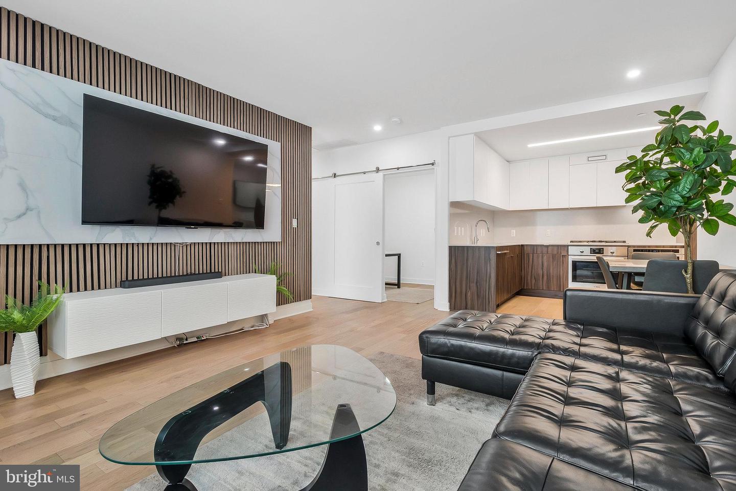 37 L ST SE #101, WASHINGTON, District Of Columbia 20003, 2 Bedrooms Bedrooms, ,1 BathroomBathrooms,Residential,For sale,37 L ST SE #101,DCDC2207956 MLS # DCDC2207956