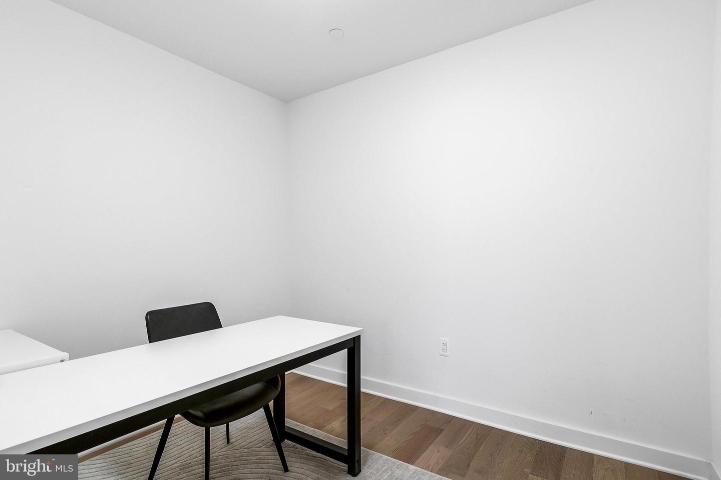 37 L ST SE #101, WASHINGTON, District Of Columbia 20003, 2 Bedrooms Bedrooms, ,1 BathroomBathrooms,Residential,For sale,37 L ST SE #101,DCDC2207956 MLS # DCDC2207956