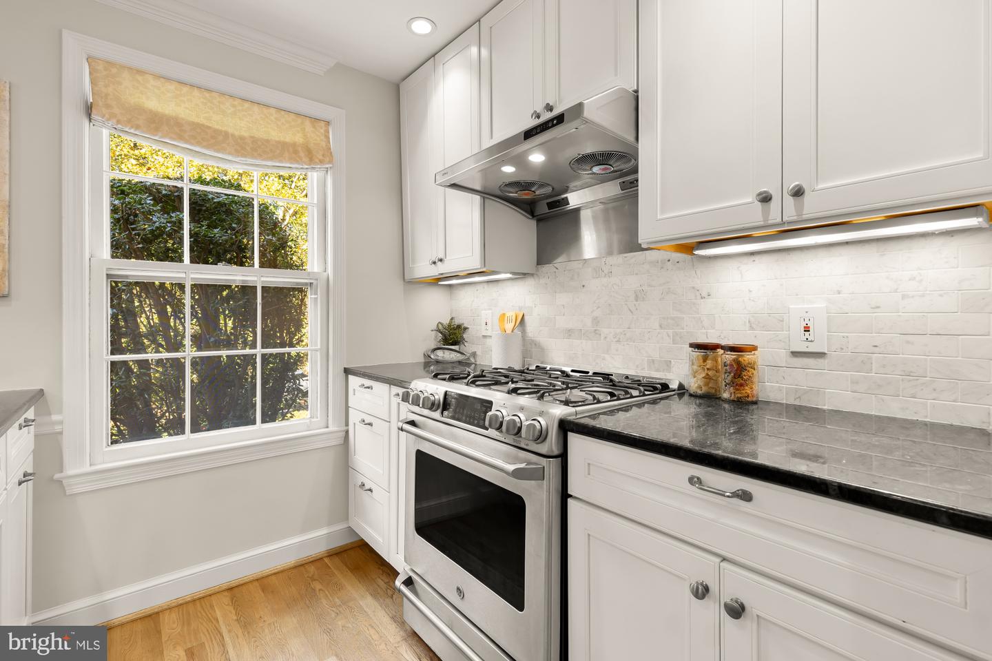 1929 39TH ST NW, WASHINGTON, District Of Columbia 20007, 3 Bedrooms Bedrooms, ,3 BathroomsBathrooms,Residential,For sale,1929 39TH ST NW,DCDC2208572 MLS # DCDC2208572