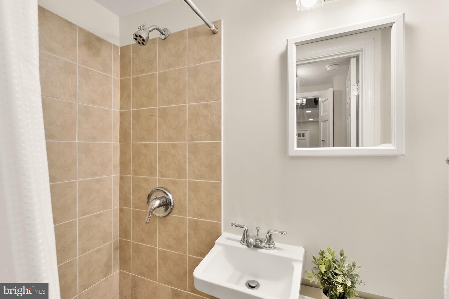 1929 39TH ST NW, WASHINGTON, District Of Columbia 20007, 3 Bedrooms Bedrooms, ,3 BathroomsBathrooms,Residential,For sale,1929 39TH ST NW,DCDC2208572 MLS # DCDC2208572