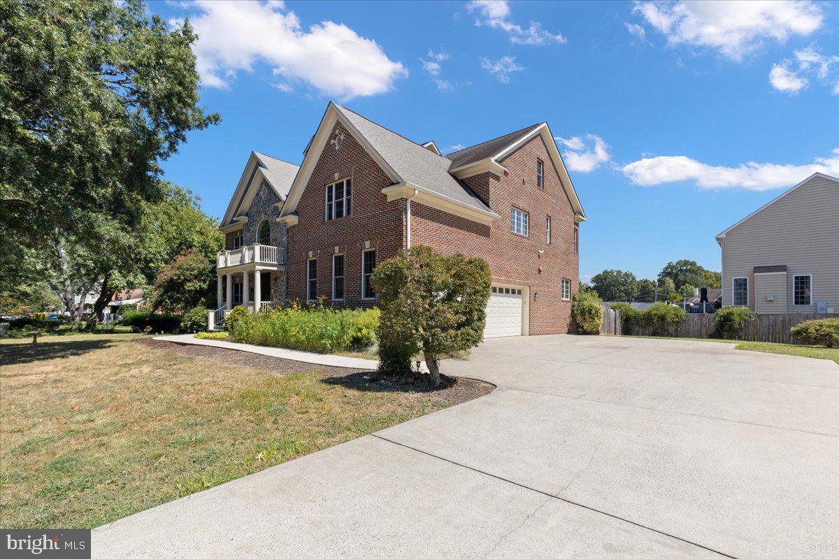 8813 OAK LEAF DR, ALEXANDRIA, Virginia 22309, 6 Bedrooms Bedrooms, ,7 BathroomsBathrooms,Residential,For sale,8813 OAK LEAF DR,VAFX2253734 MLS # VAFX2253734