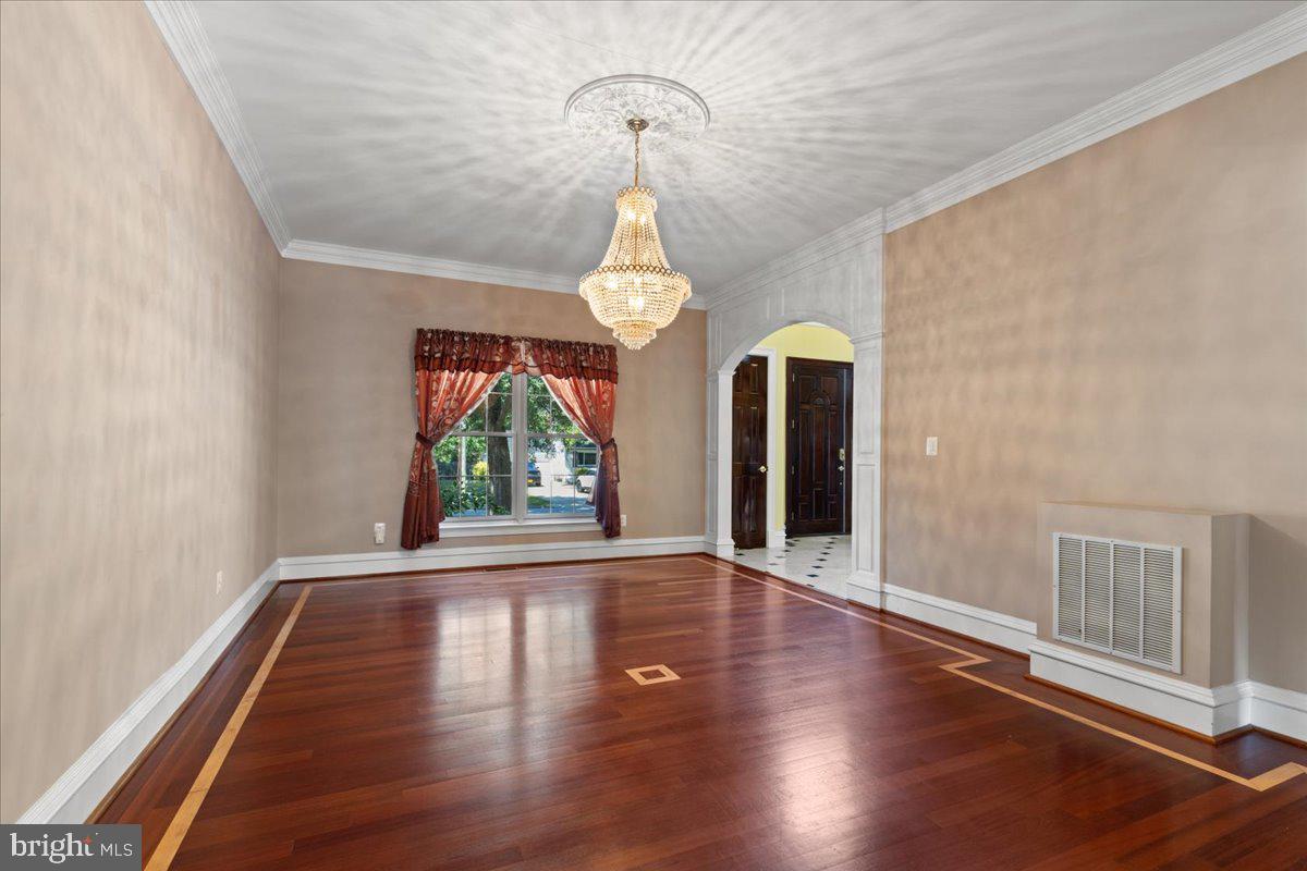 8813 OAK LEAF DR, ALEXANDRIA, Virginia 22309, 6 Bedrooms Bedrooms, ,7 BathroomsBathrooms,Residential,For sale,8813 OAK LEAF DR,VAFX2253734 MLS # VAFX2253734