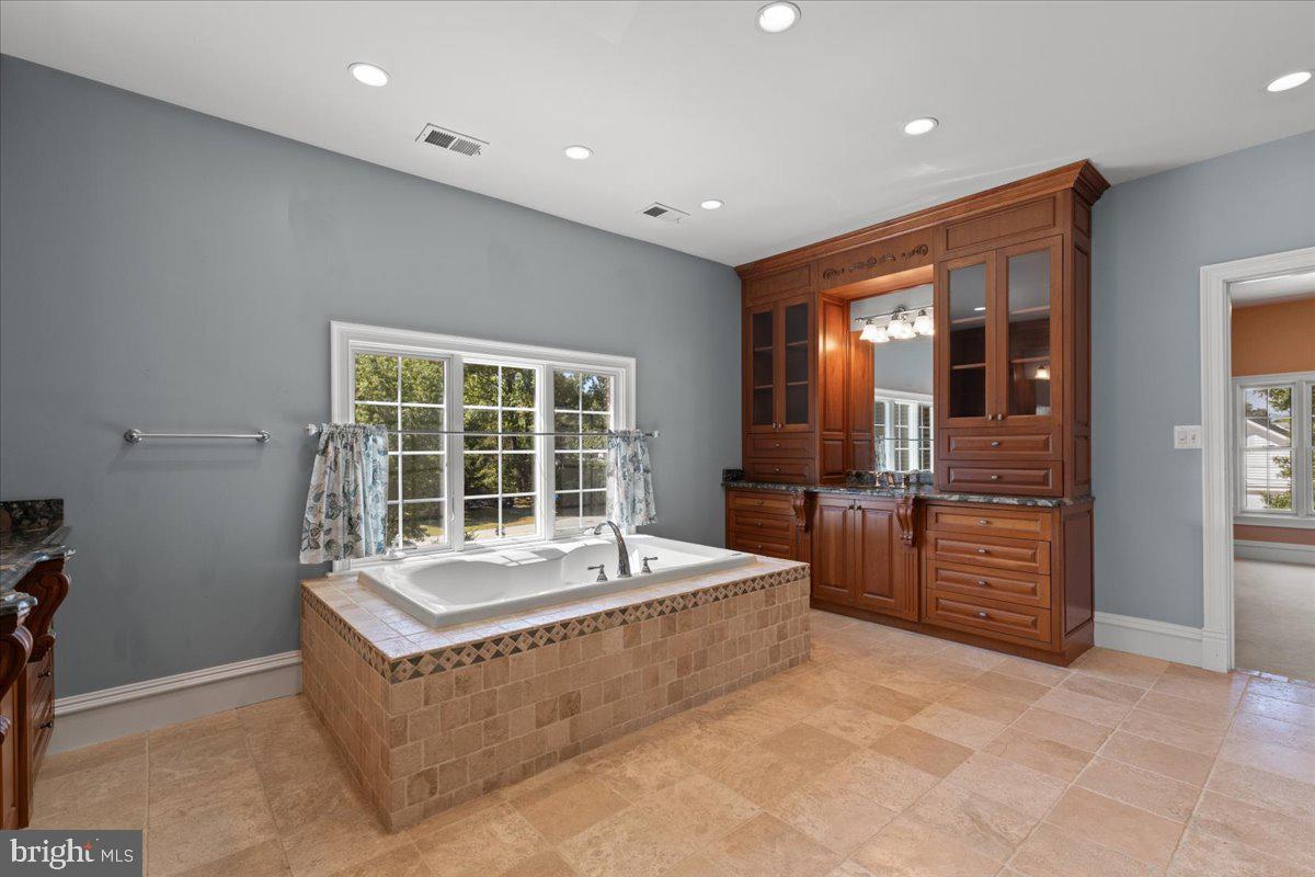 8813 OAK LEAF DR, ALEXANDRIA, Virginia 22309, 6 Bedrooms Bedrooms, ,7 BathroomsBathrooms,Residential,For sale,8813 OAK LEAF DR,VAFX2253734 MLS # VAFX2253734