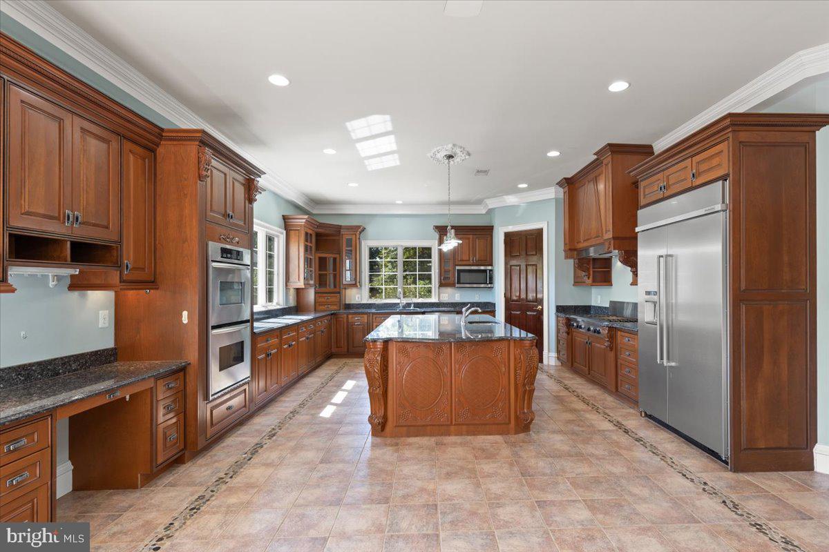 8813 OAK LEAF DR, ALEXANDRIA, Virginia 22309, 6 Bedrooms Bedrooms, ,7 BathroomsBathrooms,Residential,For sale,8813 OAK LEAF DR,VAFX2253734 MLS # VAFX2253734