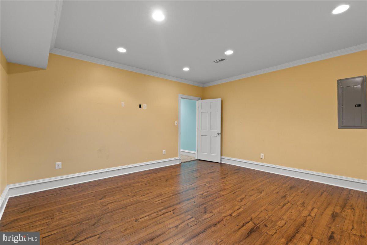 8813 OAK LEAF DR, ALEXANDRIA, Virginia 22309, 6 Bedrooms Bedrooms, ,7 BathroomsBathrooms,Residential,For sale,8813 OAK LEAF DR,VAFX2253734 MLS # VAFX2253734