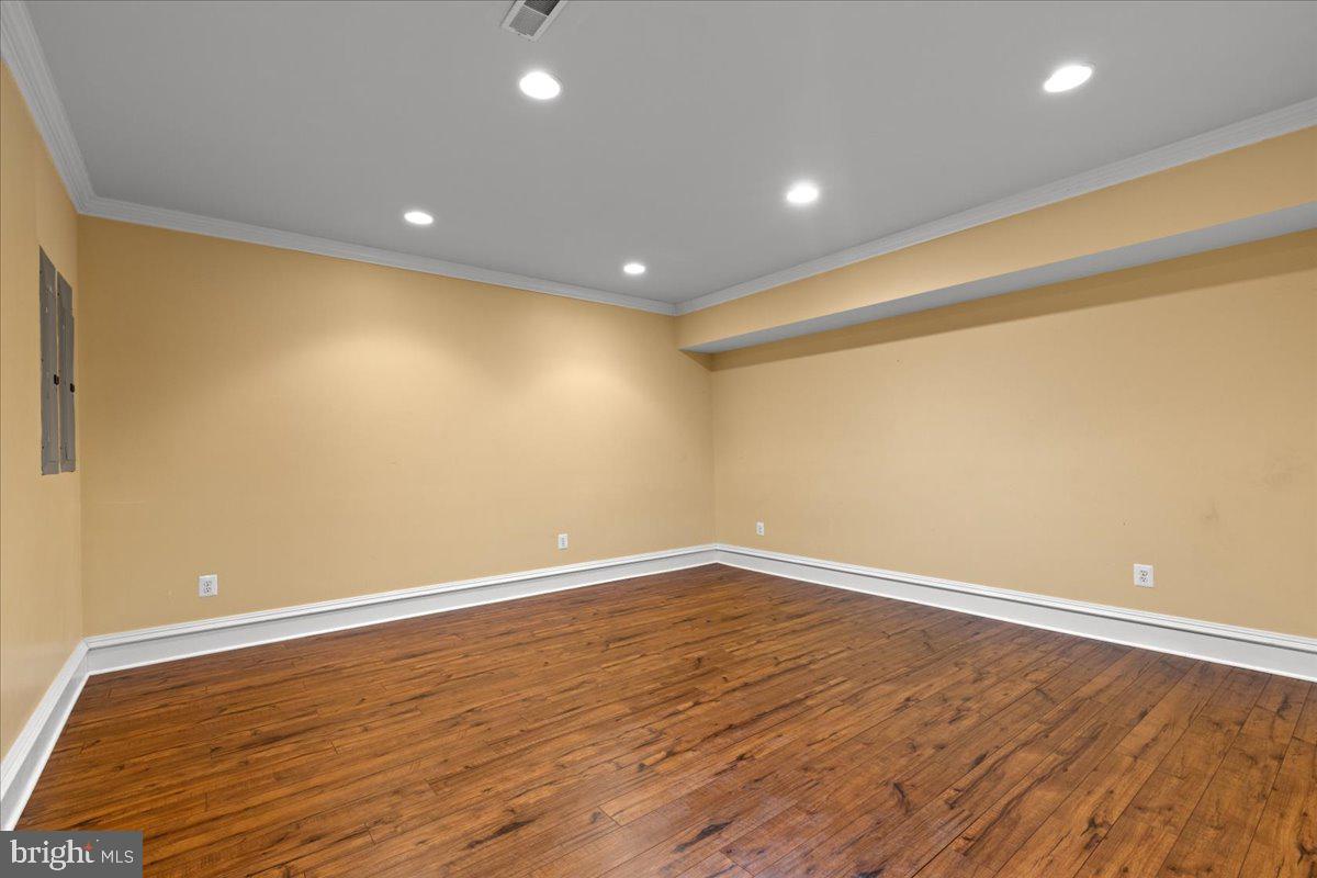 8813 OAK LEAF DR, ALEXANDRIA, Virginia 22309, 6 Bedrooms Bedrooms, ,7 BathroomsBathrooms,Residential,For sale,8813 OAK LEAF DR,VAFX2253734 MLS # VAFX2253734