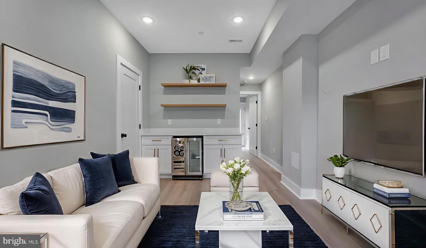 2333 FAIRLAWN AVE SE #2, WASHINGTON, District Of Columbia 20020, 4 Bedrooms Bedrooms, ,4 BathroomsBathrooms,Residential,For sale,2333 FAIRLAWN AVE SE #2,DCDC2210170 MLS # DCDC2210170