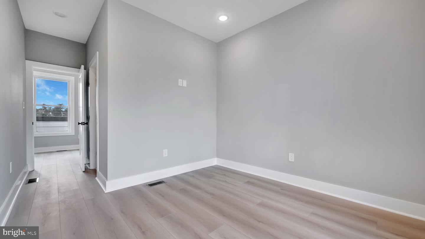 2333 FAIRLAWN AVE SE #2, WASHINGTON, District Of Columbia 20020, 4 Bedrooms Bedrooms, ,4 BathroomsBathrooms,Residential,For sale,2333 FAIRLAWN AVE SE #2,DCDC2210170 MLS # DCDC2210170