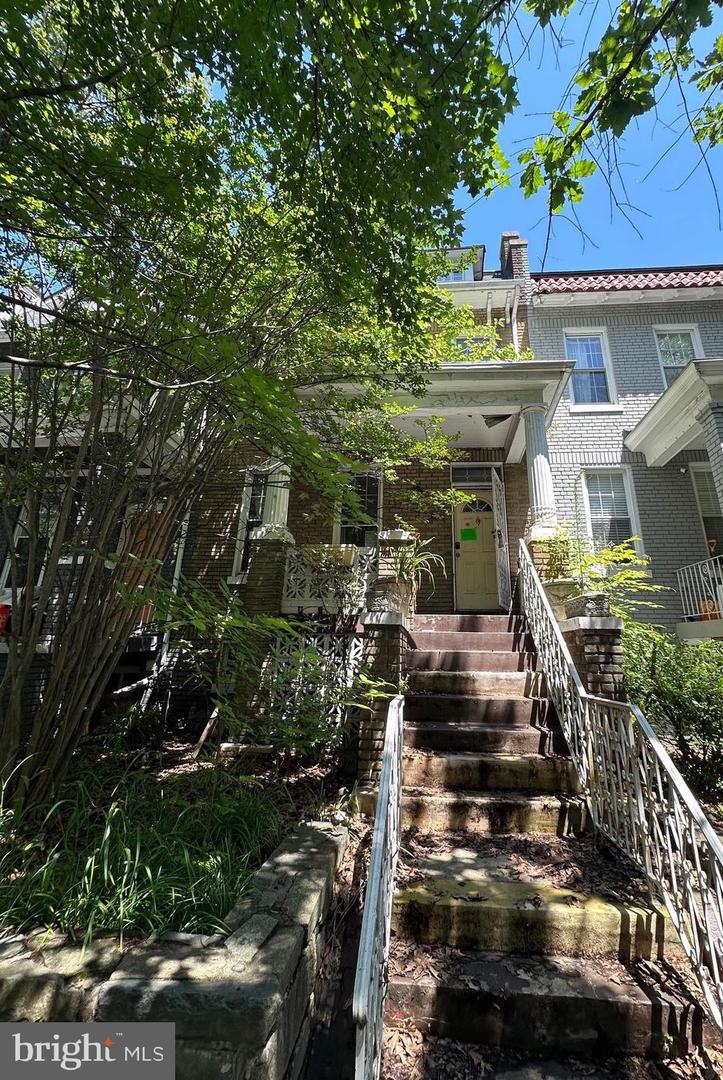 749 PRINCETON PL NW, WASHINGTON, District Of Columbia 20010, 4 Bedrooms Bedrooms, ,3 BathroomsBathrooms,Residential,For sale,749 PRINCETON PL NW,DCDC2210208 MLS # DCDC2210208