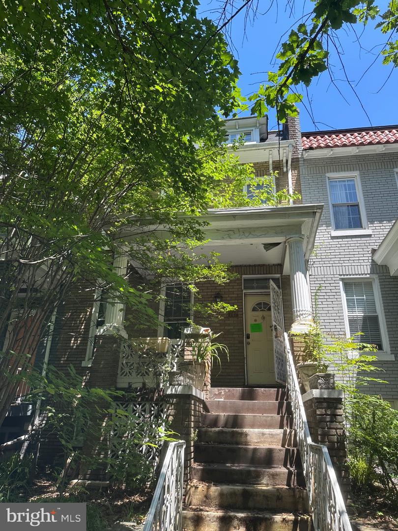 749 PRINCETON PL NW, WASHINGTON, District Of Columbia 20010, 4 Bedrooms Bedrooms, ,3 BathroomsBathrooms,Residential,For sale,749 PRINCETON PL NW,DCDC2210208 MLS # DCDC2210208