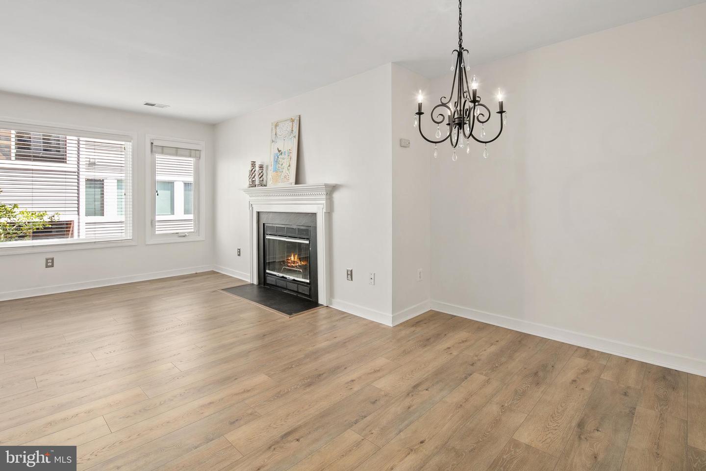 5566 LANGSTON BLVD #C-62, ARLINGTON, Virginia 22207, 2 Bedrooms Bedrooms, 8 Rooms Rooms,2 BathroomsBathrooms,Residential,For sale,5566 LANGSTON BLVD #C-62,VAAR2061234 MLS # VAAR2061234
