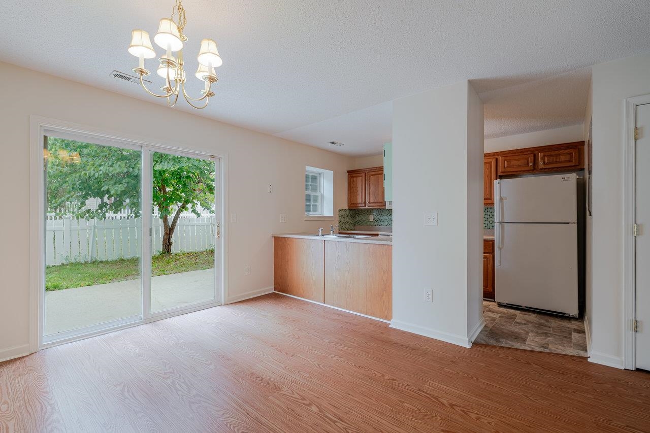 1046 MOLLY PITCHER PL, HARRISONBURG, Virginia 22802, 3 Bedrooms Bedrooms, ,2 BathroomsBathrooms,Residential,1046 MOLLY PITCHER PL,668760 MLS # 668760
