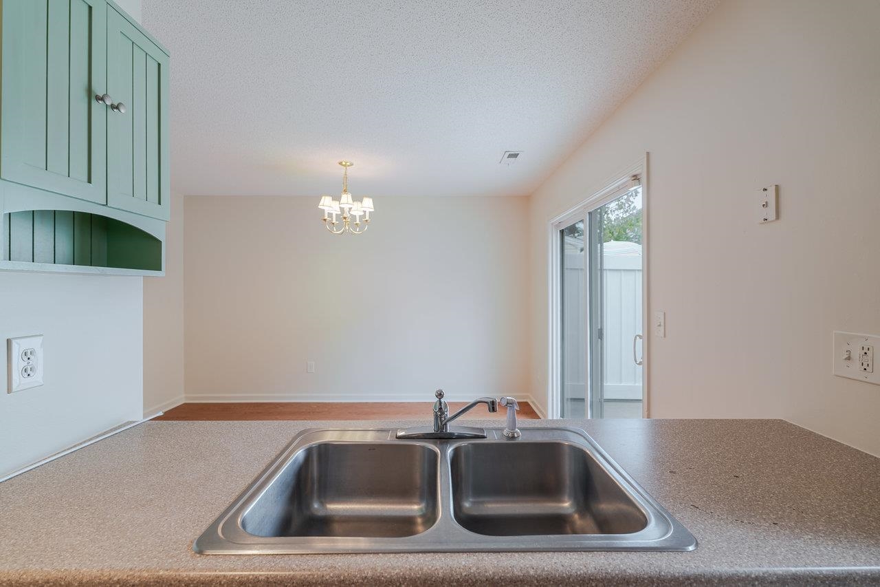 1046 MOLLY PITCHER PL, HARRISONBURG, Virginia 22802, 3 Bedrooms Bedrooms, ,2 BathroomsBathrooms,Residential,1046 MOLLY PITCHER PL,668760 MLS # 668760