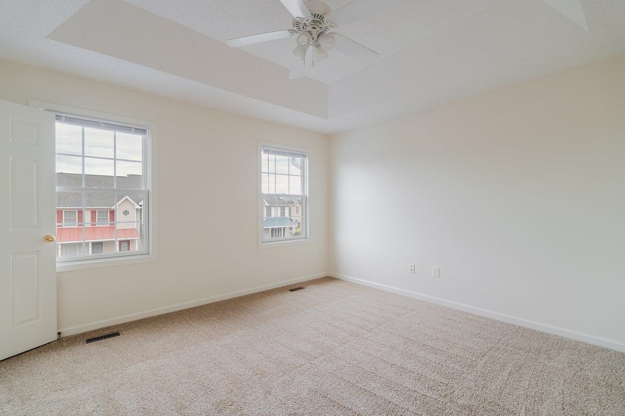 1046 MOLLY PITCHER PL, HARRISONBURG, Virginia 22802, 3 Bedrooms Bedrooms, ,2 BathroomsBathrooms,Residential,1046 MOLLY PITCHER PL,668760 MLS # 668760