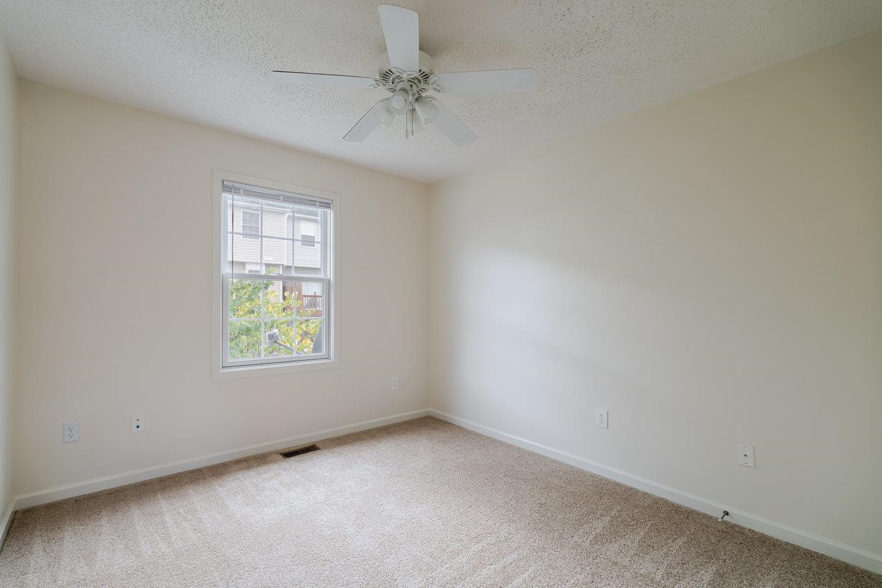 1046 MOLLY PITCHER PL, HARRISONBURG, Virginia 22802, 3 Bedrooms Bedrooms, ,2 BathroomsBathrooms,Residential,1046 MOLLY PITCHER PL,668760 MLS # 668760