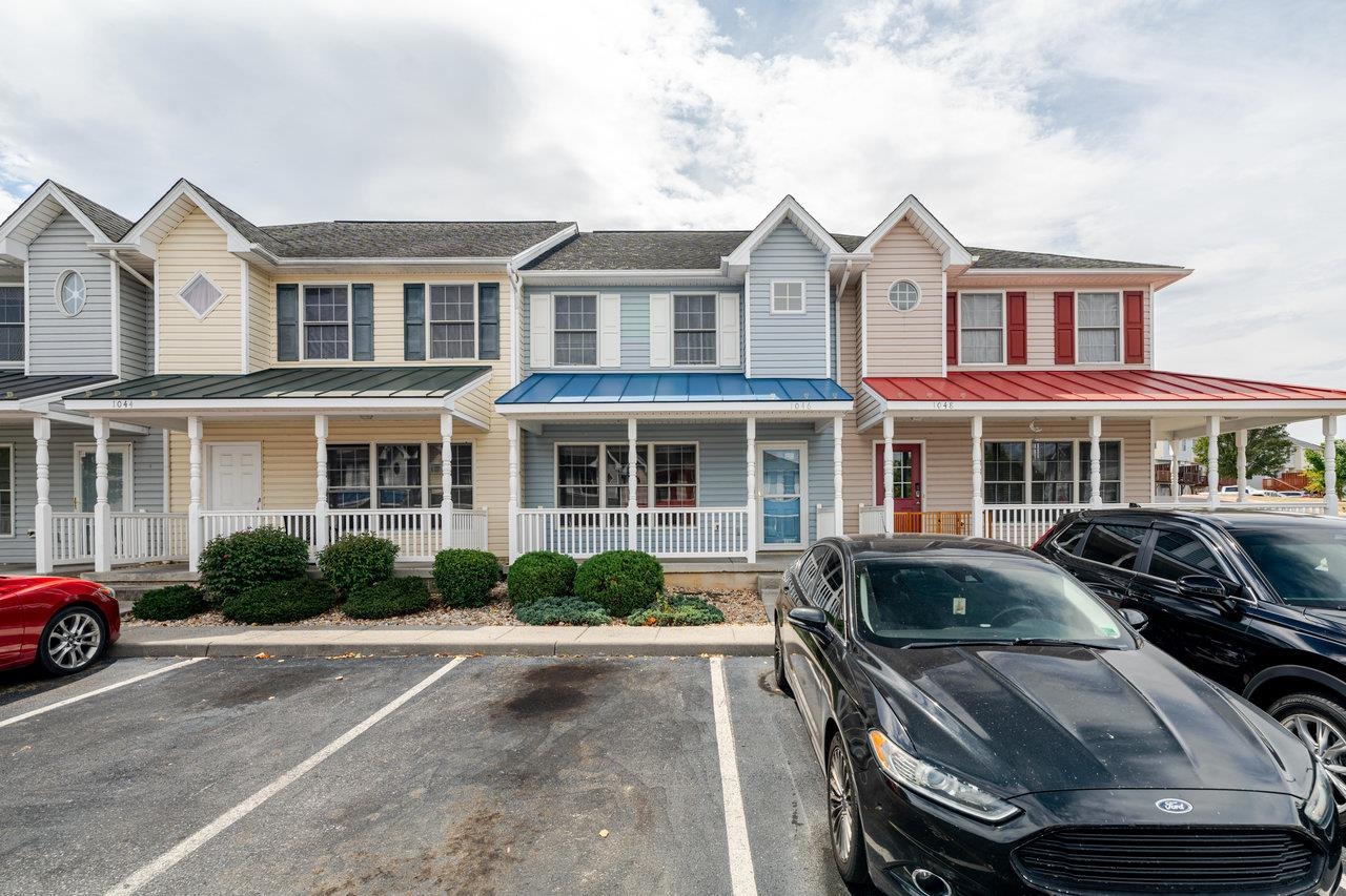 1046 MOLLY PITCHER PL, HARRISONBURG, Virginia 22802, 3 Bedrooms Bedrooms, ,2 BathroomsBathrooms,Residential,1046 MOLLY PITCHER PL,668760 MLS # 668760