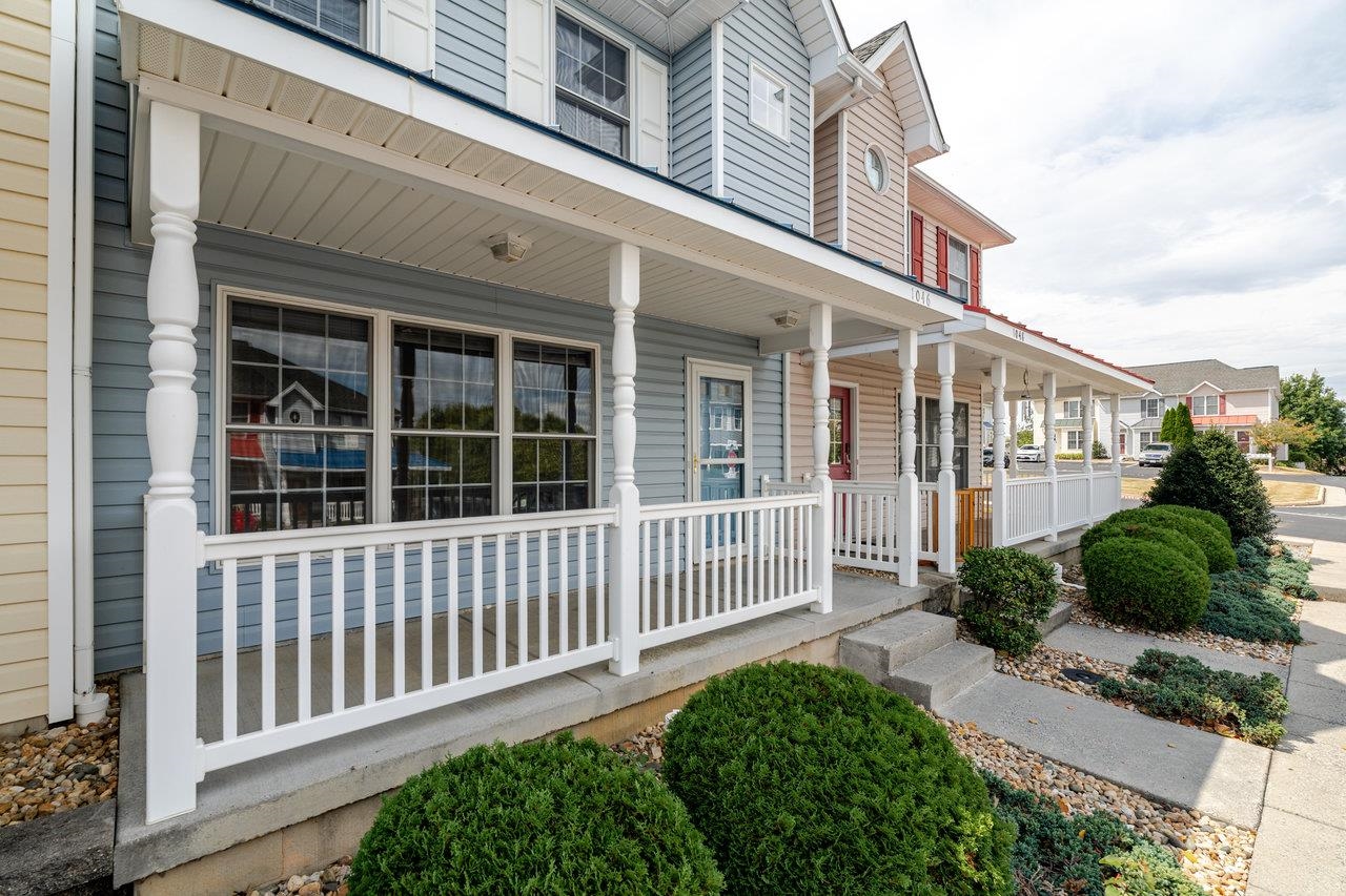 1046 MOLLY PITCHER PL, HARRISONBURG, Virginia 22802, 3 Bedrooms Bedrooms, ,2 BathroomsBathrooms,Residential,1046 MOLLY PITCHER PL,668760 MLS # 668760