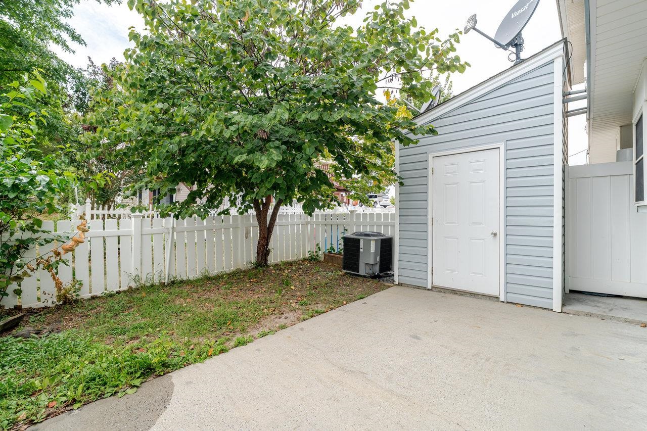 1046 MOLLY PITCHER PL, HARRISONBURG, Virginia 22802, 3 Bedrooms Bedrooms, ,2 BathroomsBathrooms,Residential,1046 MOLLY PITCHER PL,668760 MLS # 668760