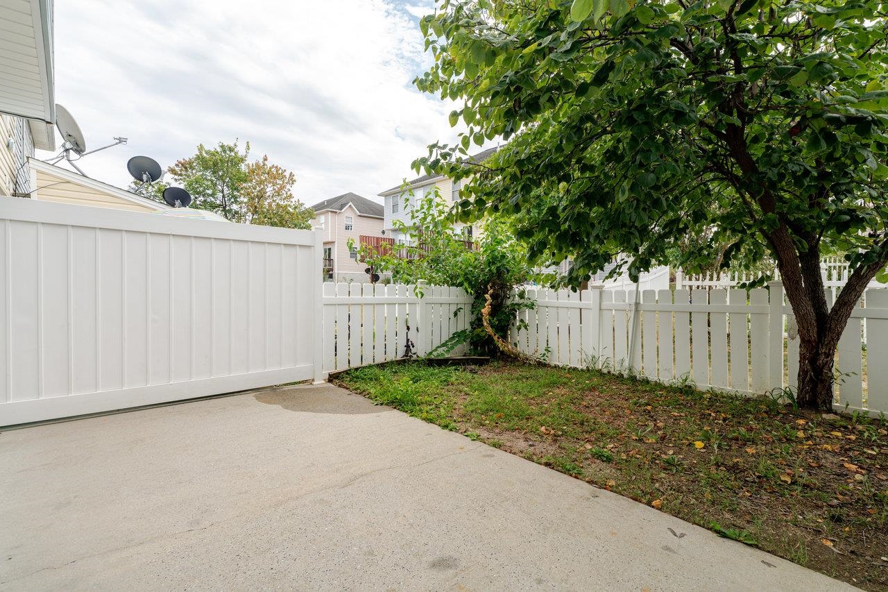1046 MOLLY PITCHER PL, HARRISONBURG, Virginia 22802, 3 Bedrooms Bedrooms, ,2 BathroomsBathrooms,Residential,1046 MOLLY PITCHER PL,668760 MLS # 668760
