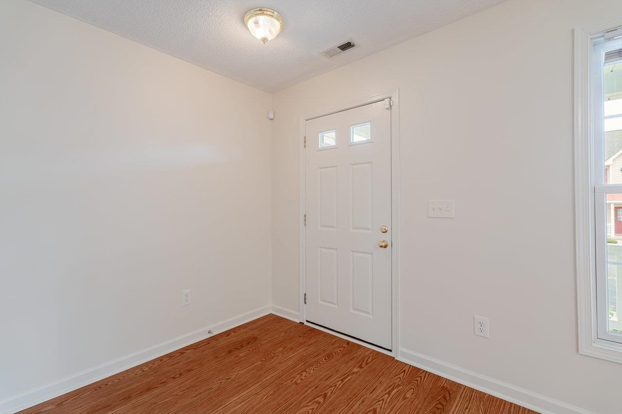 1046 MOLLY PITCHER PL, HARRISONBURG, Virginia 22802, 3 Bedrooms Bedrooms, ,2 BathroomsBathrooms,Residential,1046 MOLLY PITCHER PL,668760 MLS # 668760