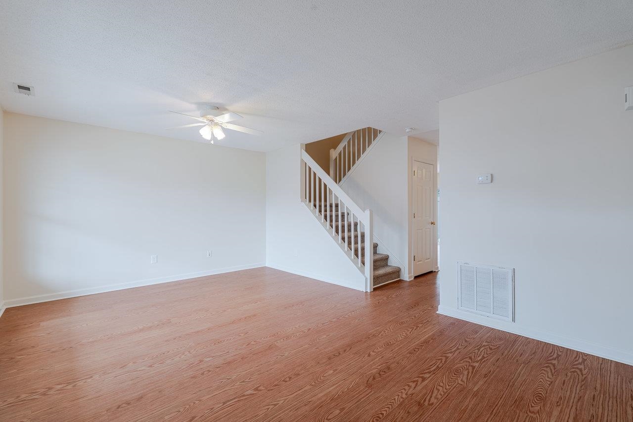 1046 MOLLY PITCHER PL, HARRISONBURG, Virginia 22802, 3 Bedrooms Bedrooms, ,2 BathroomsBathrooms,Residential,1046 MOLLY PITCHER PL,668760 MLS # 668760