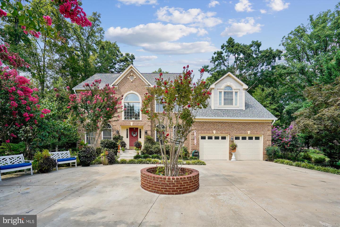 7022 WOODLAND DR, SPRINGFIELD, Virginia 22151, 5 Bedrooms Bedrooms, 9 Rooms Rooms,3 BathroomsBathrooms,Residential,For sale,7022 WOODLAND DR,VAFX2260202 MLS # VAFX2260202